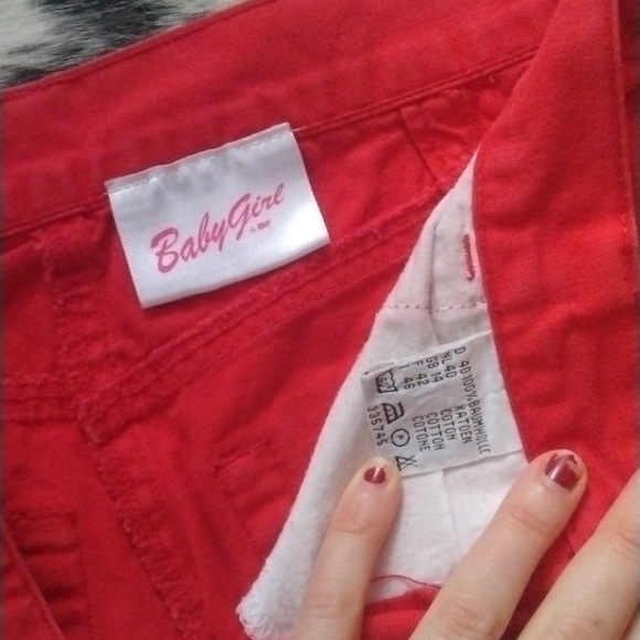 Vibrant Red High-Waisted Design Pants - Picture 6 of 9